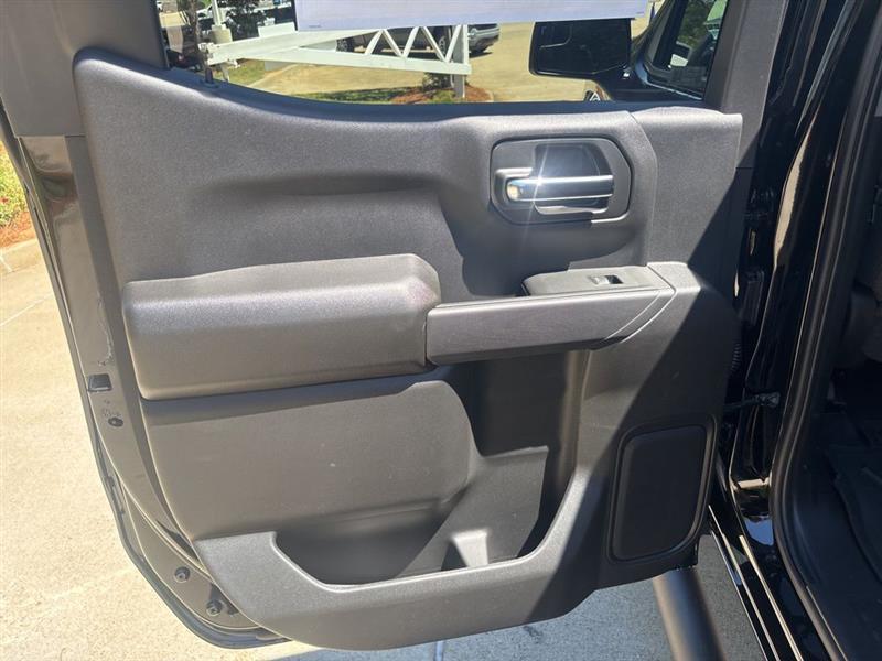 Chevrolet Silverado 1500 Trail Boss Custom Crew Cab 4WD 2026