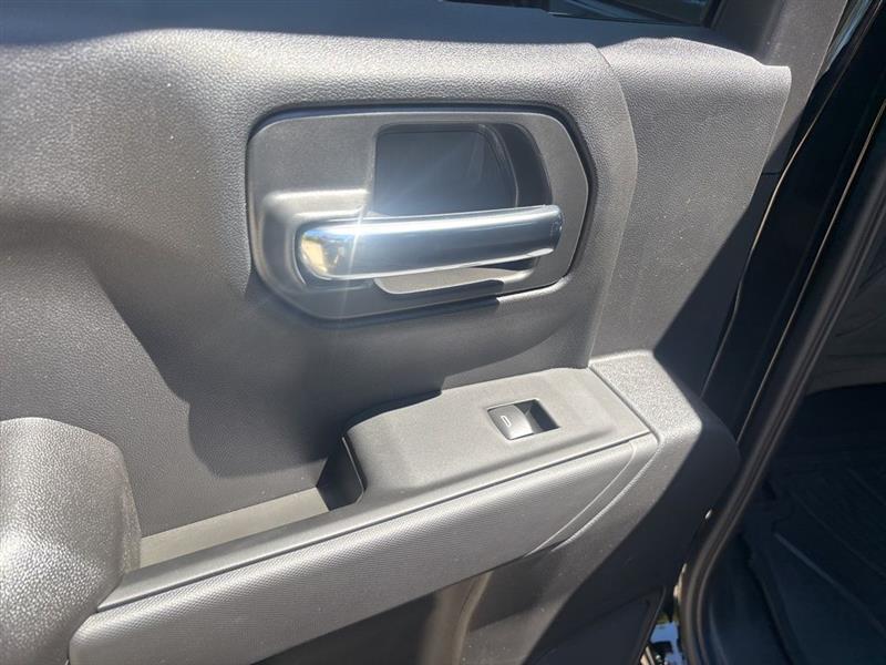 Chevrolet Silverado 1500 Trail Boss Custom Crew Cab 4WD 2026