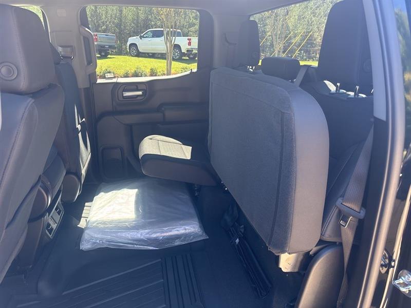 Chevrolet Silverado 1500 Trail Boss Custom Crew Cab 4WD 2026