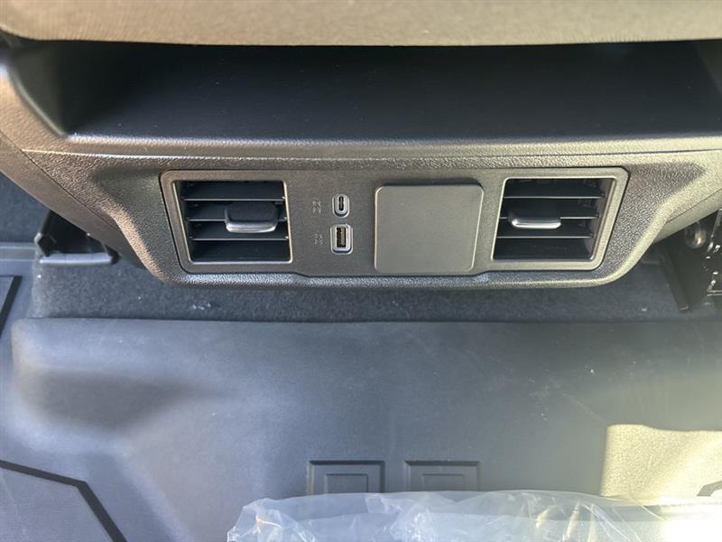 Chevrolet Silverado 1500 Trail Boss Custom Crew Cab 4WD 2026