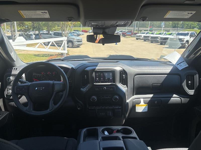 Chevrolet Silverado 1500 Trail Boss Custom Crew Cab 4WD 2026