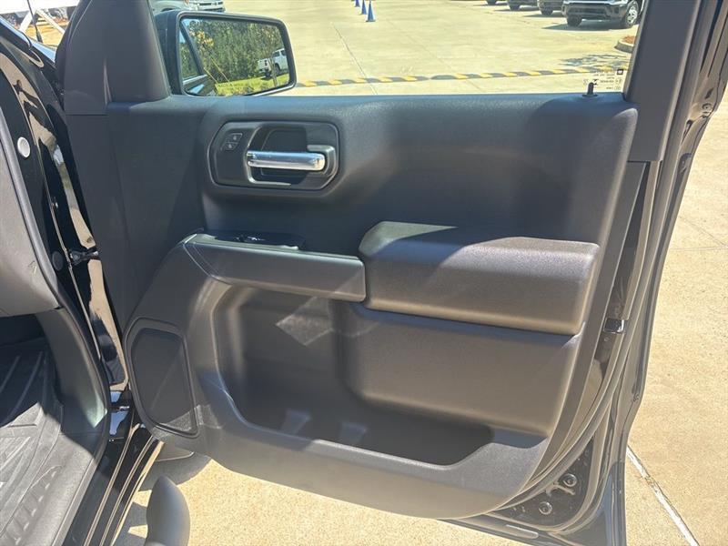 Chevrolet Silverado 1500 Trail Boss Custom Crew Cab 4WD 2026