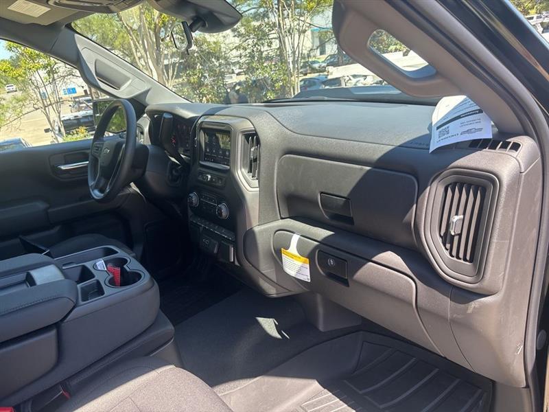 Chevrolet Silverado 1500 Trail Boss Custom Crew Cab 4WD 2026