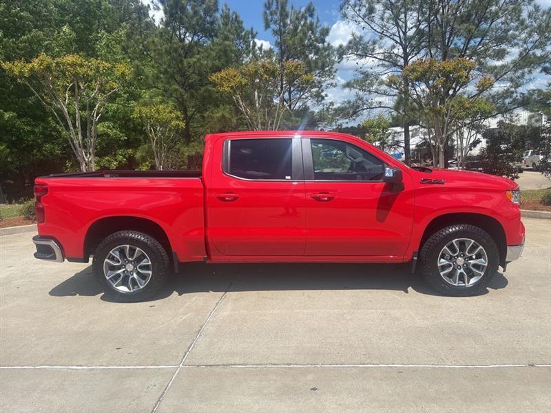 Chevrolet Silverado 1500 LT Crew Cab 4WD 2026