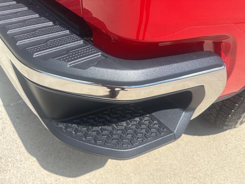 Chevrolet Silverado 1500 LT Crew Cab 4WD 2026