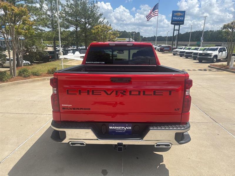 Chevrolet Silverado 1500 LT Crew Cab 4WD 2026