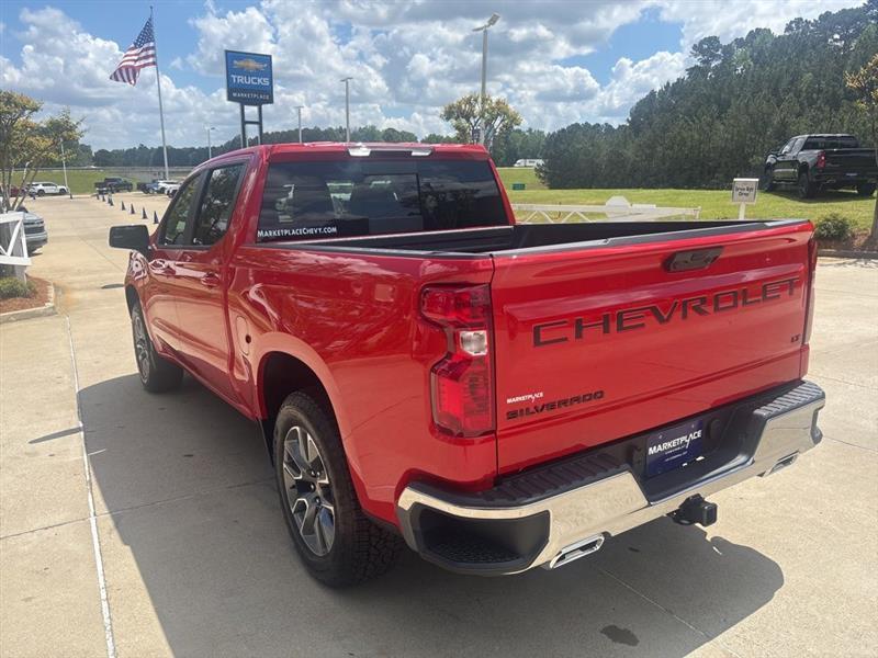 Chevrolet Silverado 1500 LT Crew Cab 4WD 2026
