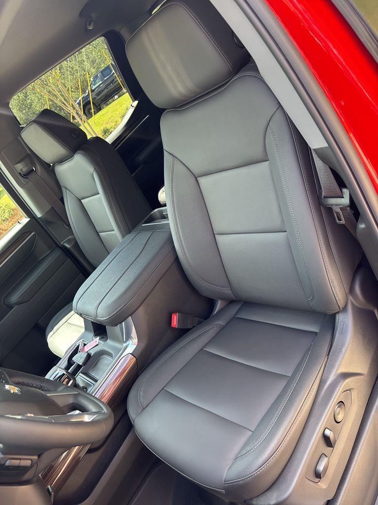 Chevrolet Silverado 1500 LT Crew Cab 4WD 2026