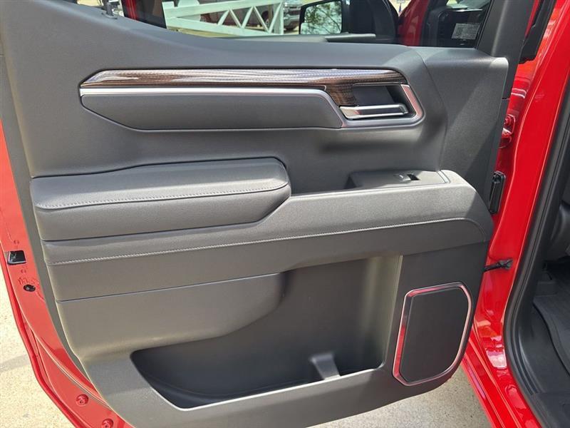 Chevrolet Silverado 1500 LT Crew Cab 4WD 2026