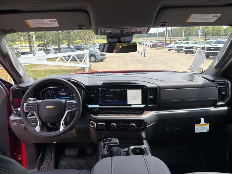 Chevrolet Silverado 1500 LT Crew Cab 4WD 2026