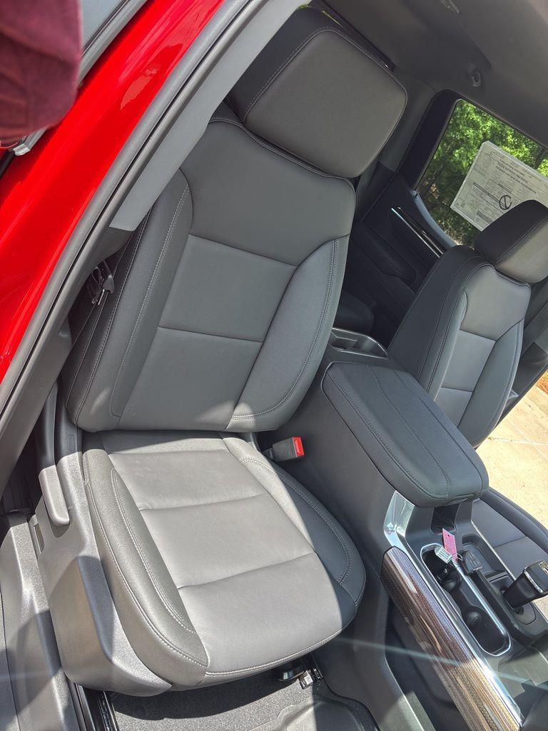 Chevrolet Silverado 1500 LT Crew Cab 4WD 2026