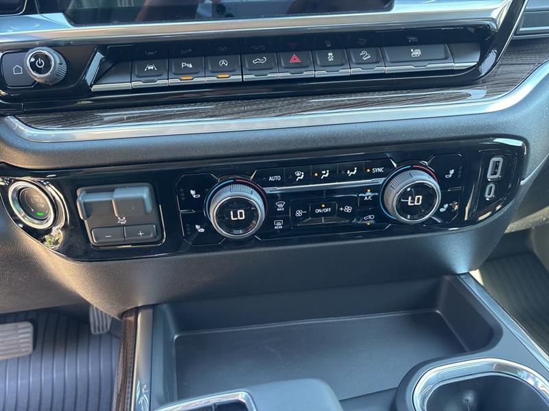 Chevrolet Silverado 1500 RST Crew Cab 4WD 2026