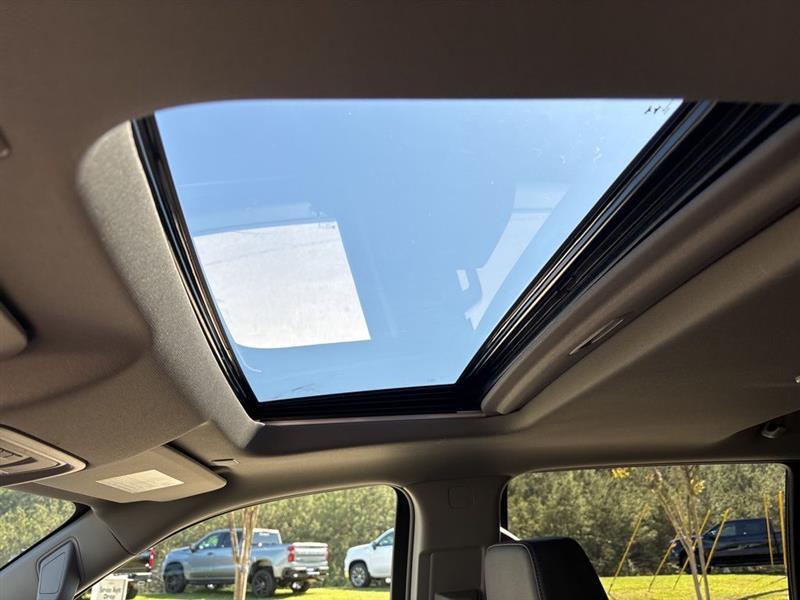 Chevrolet Silverado 1500 RST Crew Cab 4WD 2026