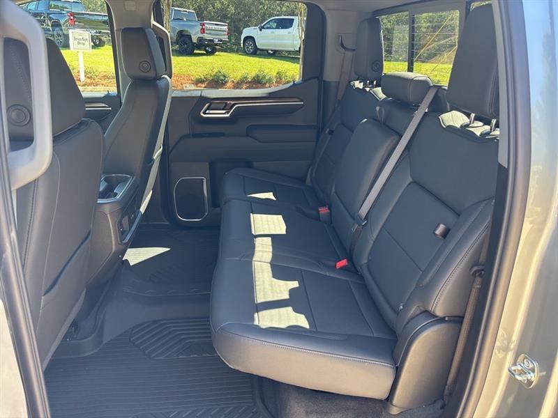 Chevrolet Silverado 1500 RST Crew Cab 4WD 2026