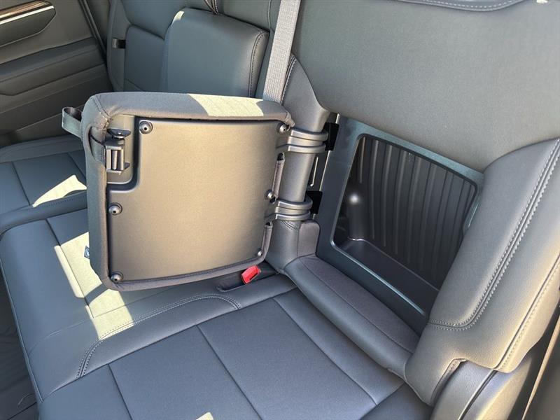 Chevrolet Silverado 1500 RST Crew Cab 4WD 2026