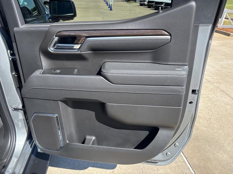 Chevrolet Silverado 1500 RST Crew Cab 4WD 2026