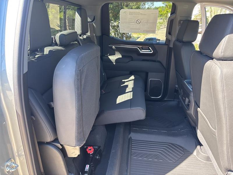 Chevrolet Silverado 1500 RST Crew Cab 4WD 2026