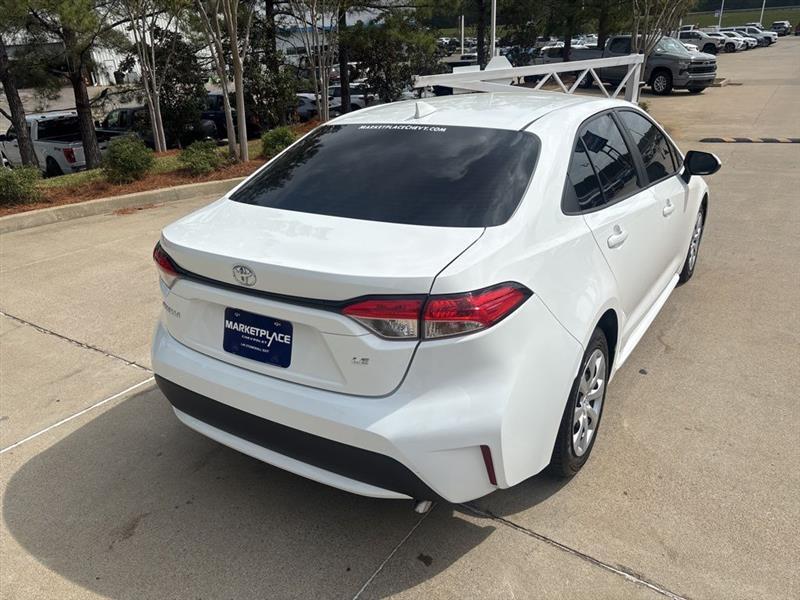 Toyota Corolla LE 2022