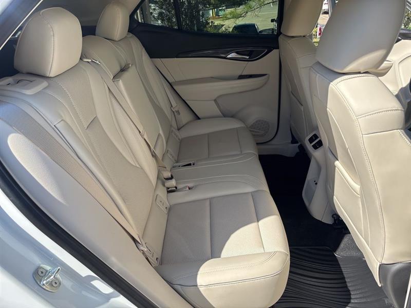 Buick Envision Essense 2022