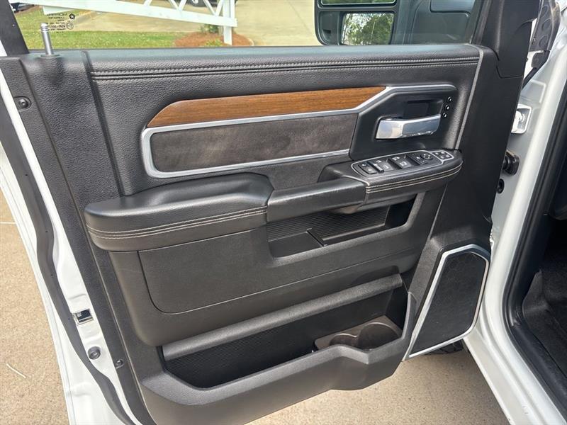 RAM 2500 Laramie Crew Cab SWB 4WD 2024