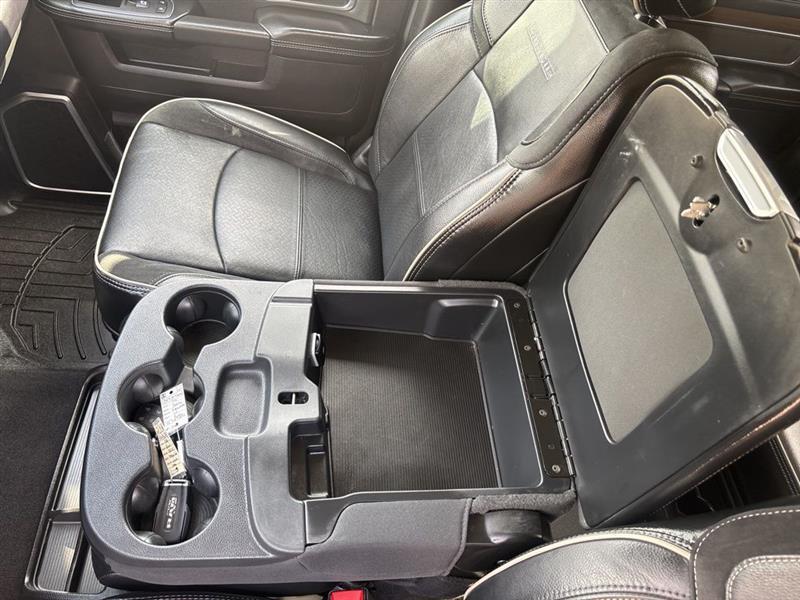 RAM 2500 Laramie Crew Cab SWB 4WD 2024