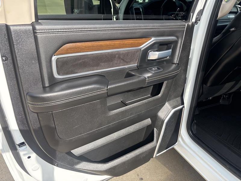 RAM 2500 Laramie Crew Cab SWB 4WD 2024