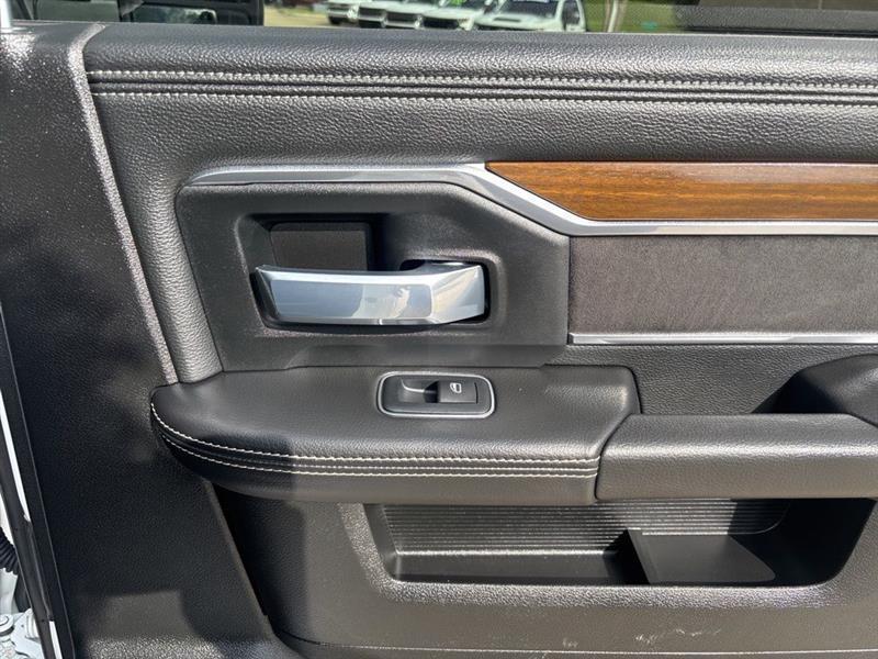 RAM 2500 Laramie Crew Cab SWB 4WD 2024