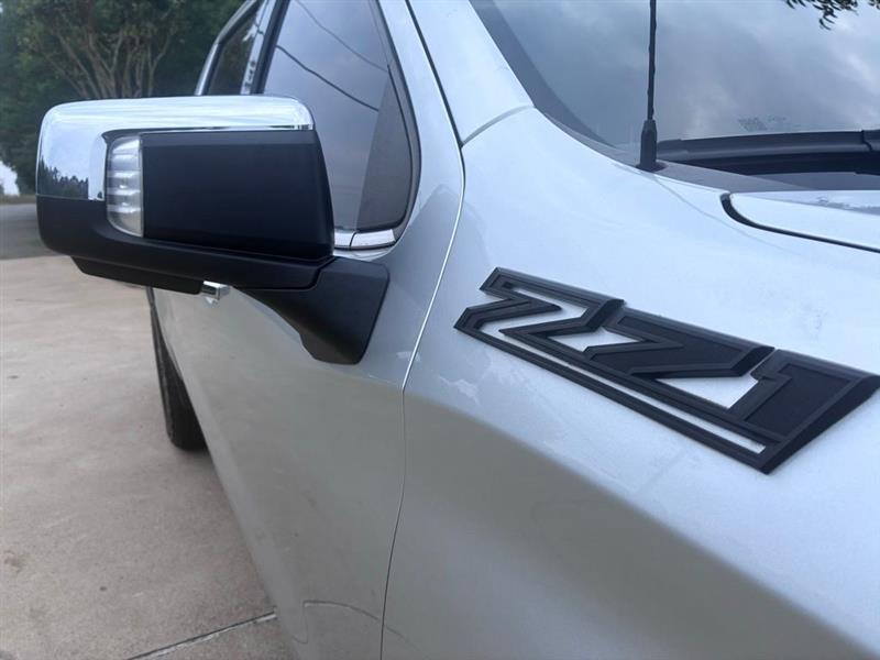 Chevrolet Silverado 1500 LTZ Crew Cab 4WD 2022