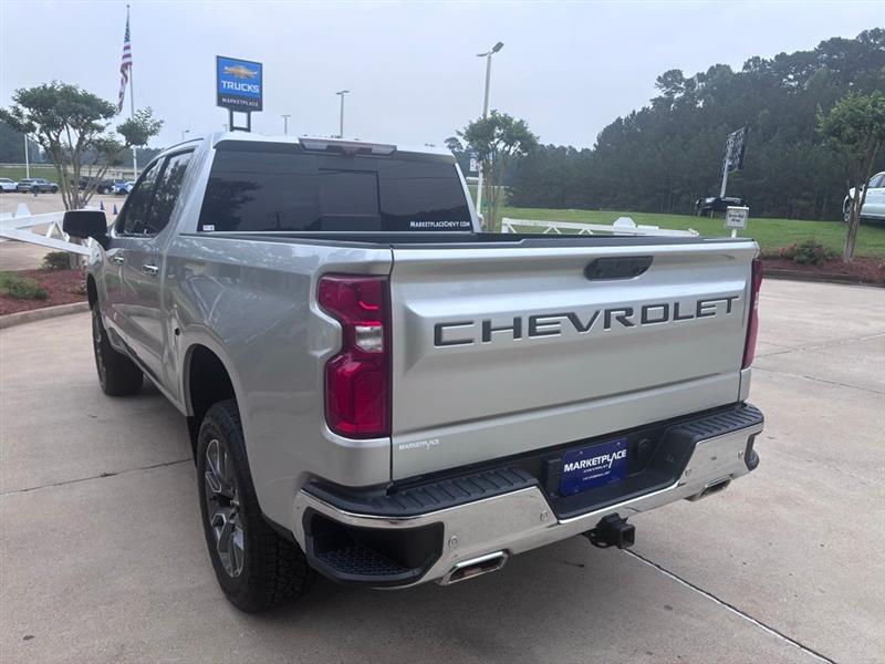 Chevrolet Silverado 1500 LTZ Crew Cab 4WD 2022