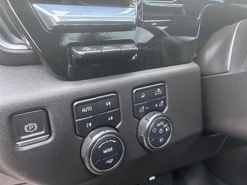 Chevrolet Silverado 1500 LTZ Crew Cab 4WD 2022