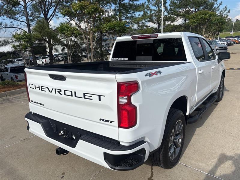 Chevrolet Silverado 1500 RST Crew Cab 4WD 2026