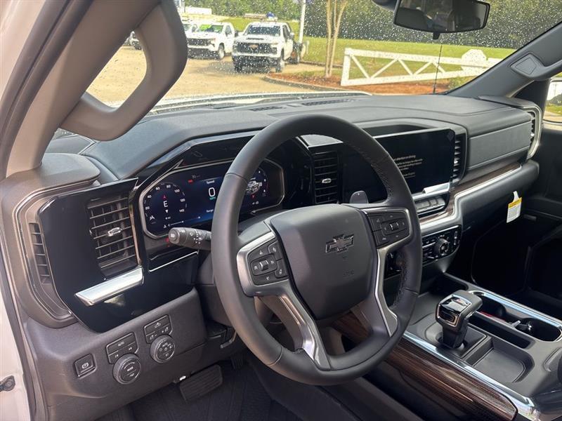 Chevrolet Silverado 1500 RST Crew Cab 4WD 2026