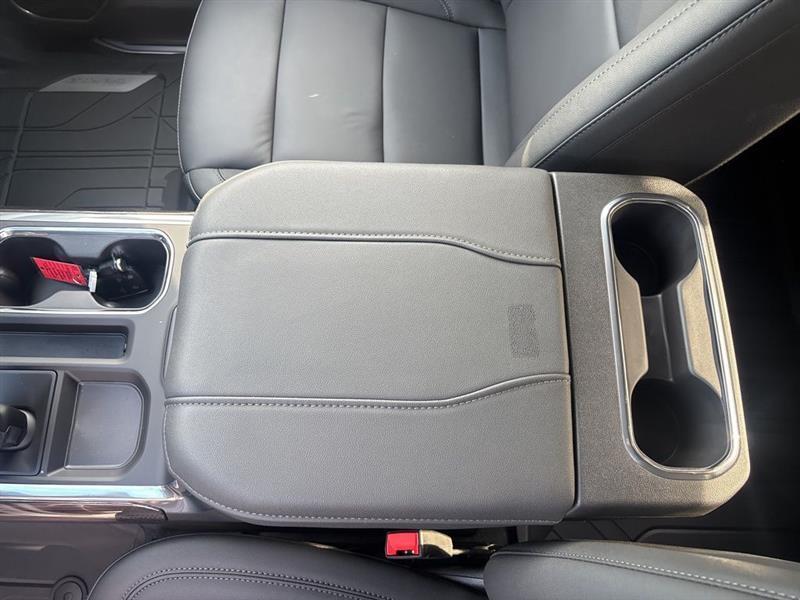 Chevrolet Silverado 1500 RST Crew Cab 4WD 2026