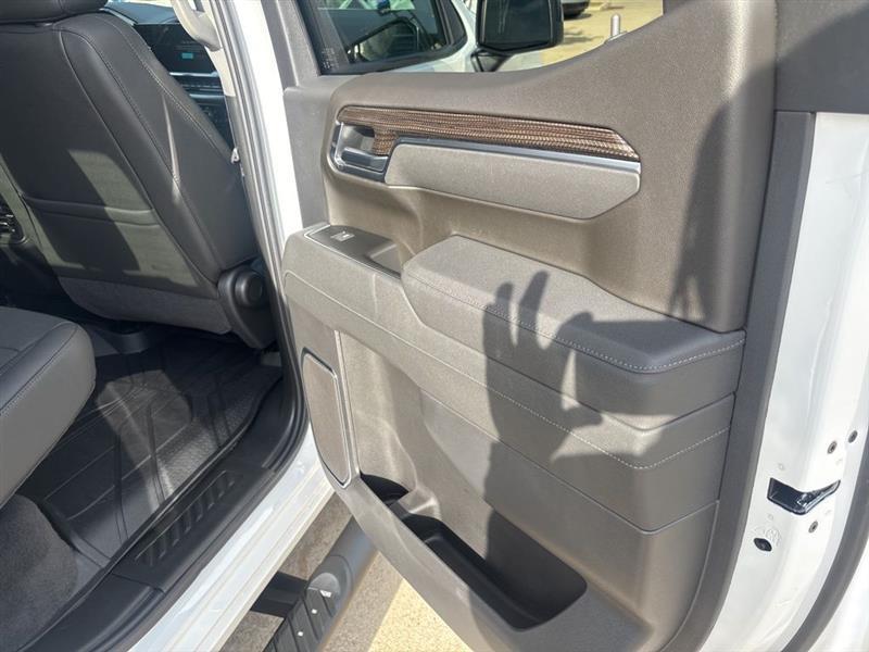 Chevrolet Silverado 1500 RST Crew Cab 4WD 2026