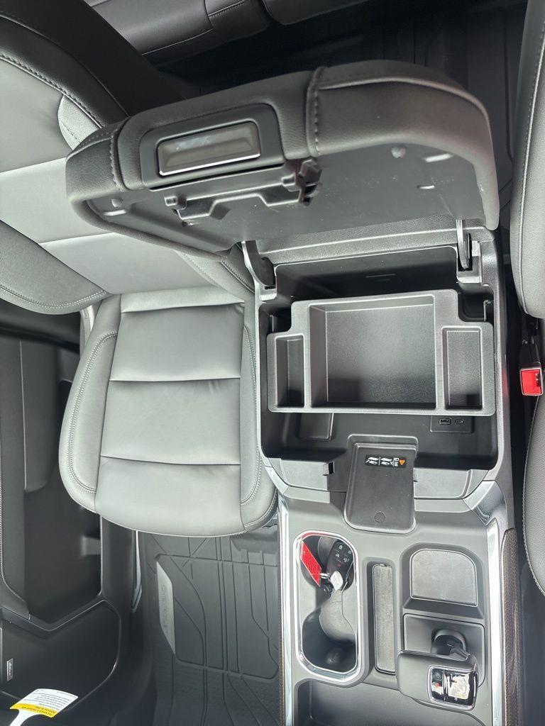 Chevrolet Silverado 1500 RST Crew Cab 4WD 2026
