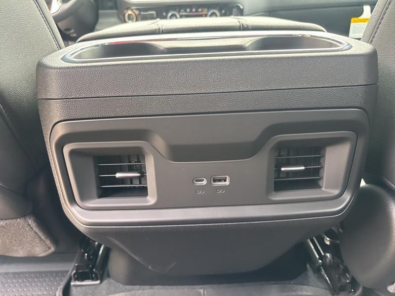 Chevrolet Silverado 1500 RST Crew Cab 4WD 2026