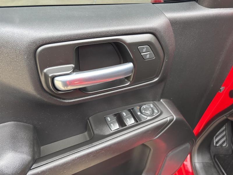 Chevrolet Silverado 1500 Custom Crew Cab Long Box 4WD 2020