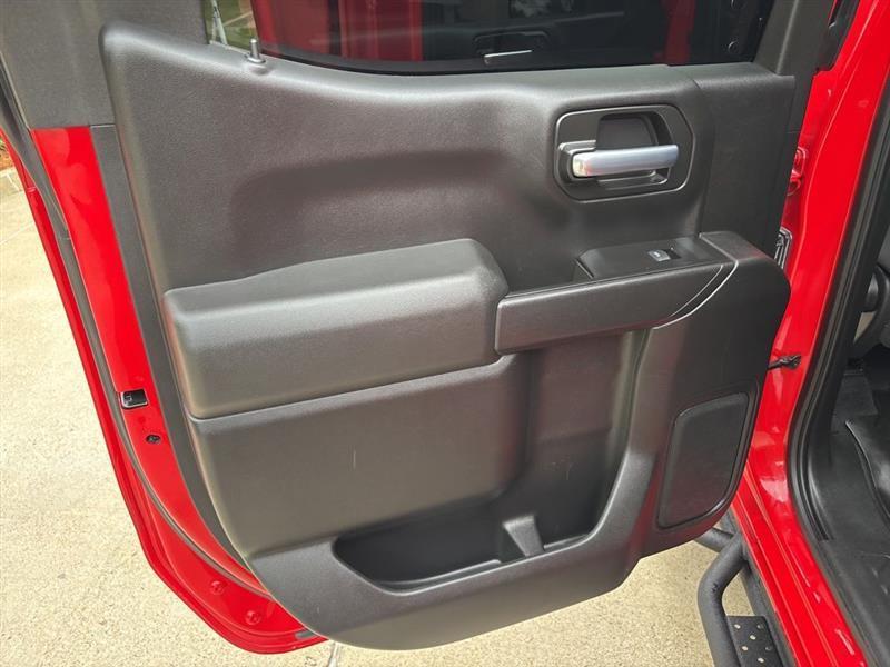 Chevrolet Silverado 1500 Custom Crew Cab Long Box 4WD 2020