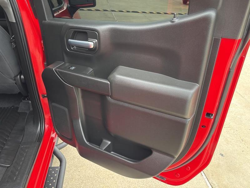 Chevrolet Silverado 1500 Custom Crew Cab Long Box 4WD 2020