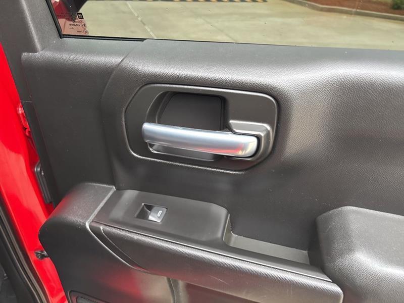 Chevrolet Silverado 1500 Custom Crew Cab Long Box 4WD 2020