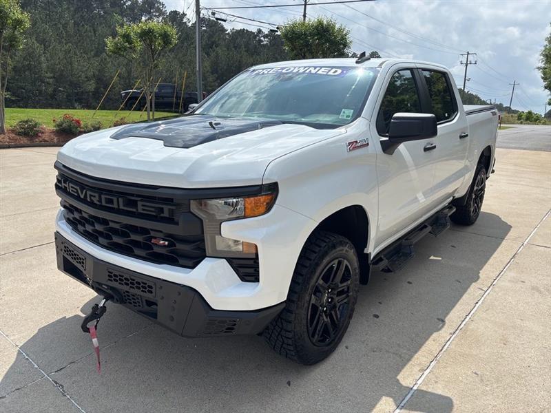 Chevrolet Silverado 1500 Trail Boss Custom Crew Cab 4WD 2023