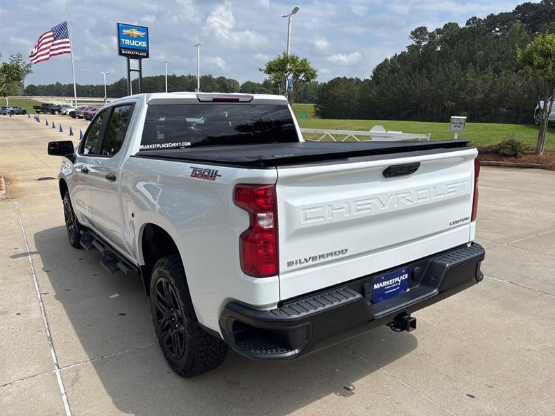Chevrolet Silverado 1500 Trail Boss Custom Crew Cab 4WD 2023