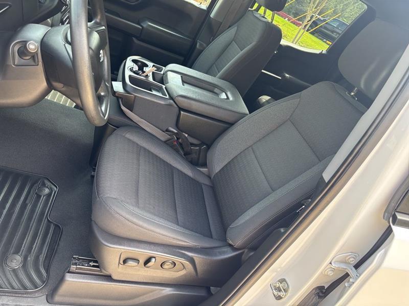 Chevrolet Silverado 1500 Trail Boss Custom Crew Cab 4WD 2023