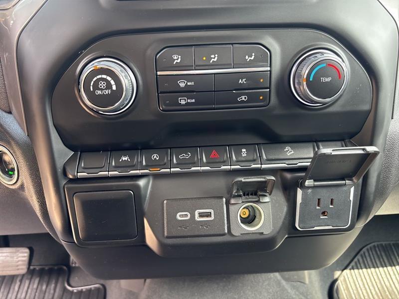 Chevrolet Silverado 1500 Trail Boss Custom Crew Cab 4WD 2023