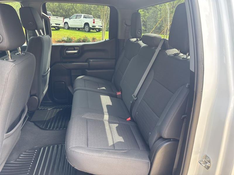 Chevrolet Silverado 1500 Trail Boss Custom Crew Cab 4WD 2023