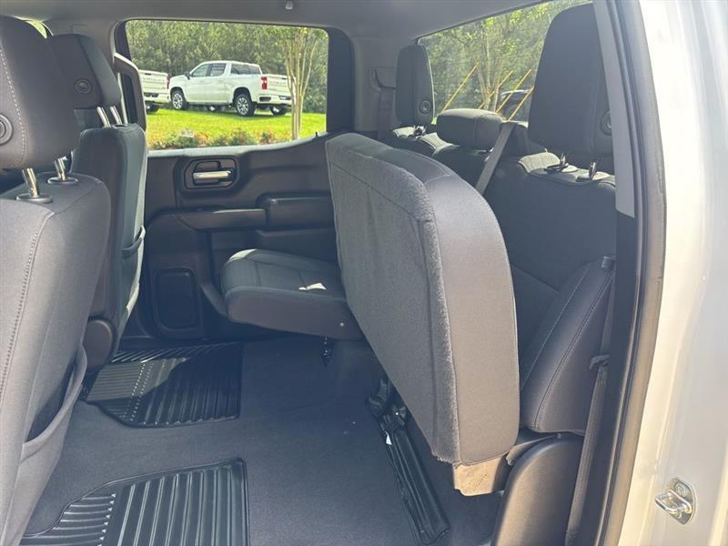 Chevrolet Silverado 1500 Trail Boss Custom Crew Cab 4WD 2023
