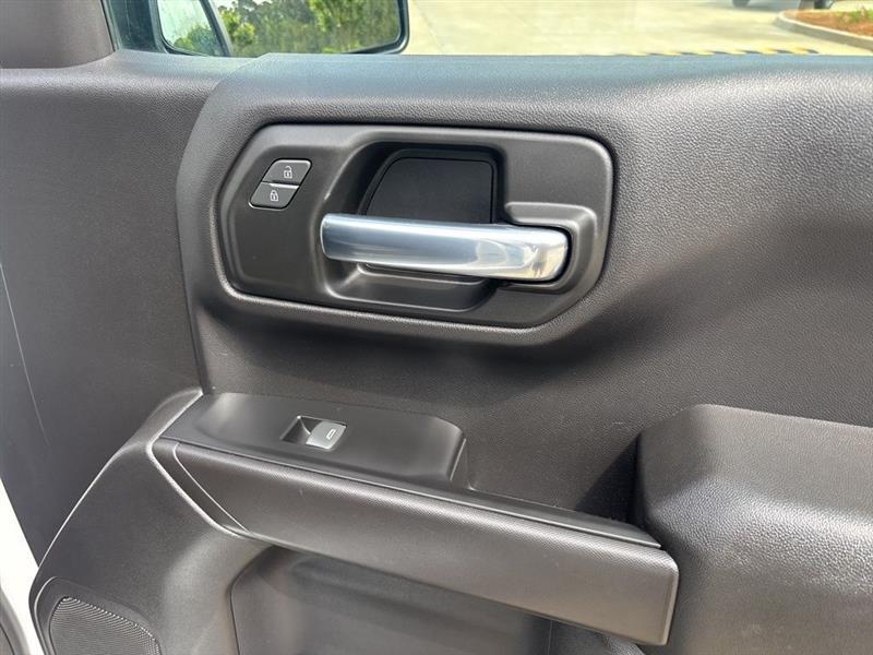 Chevrolet Silverado 1500 Trail Boss Custom Crew Cab 4WD 2023