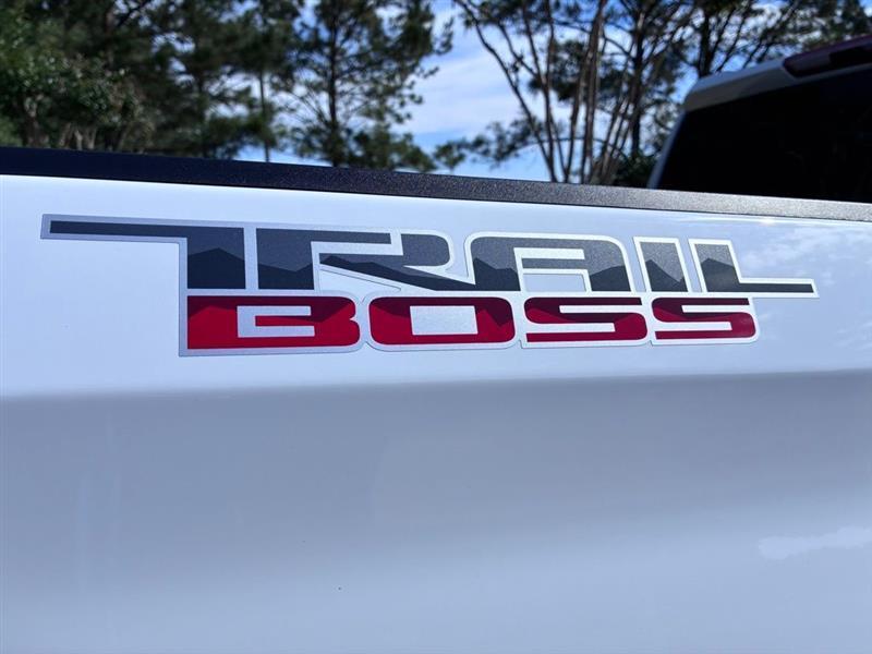 Chevrolet Silverado 1500 Trail Boss LT Crew Cab 4WD 2026