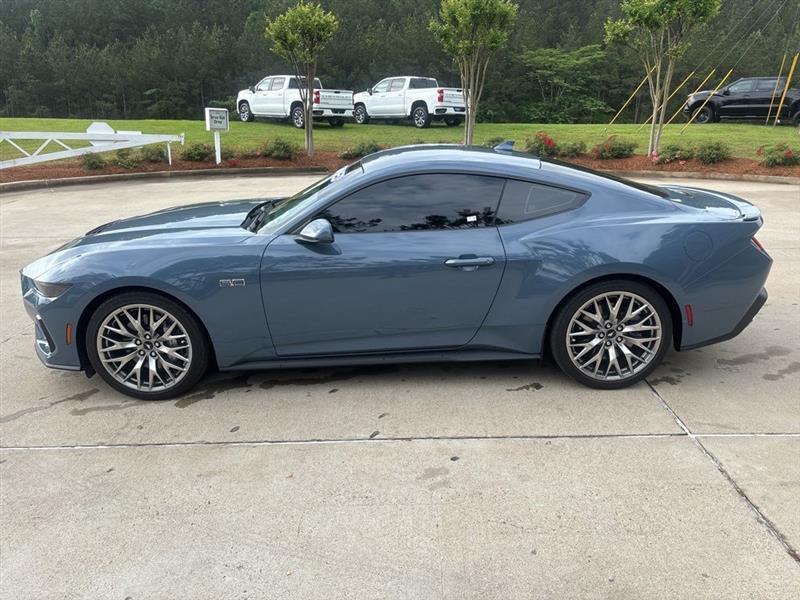 Ford Mustang GT Premium Coupe 2025