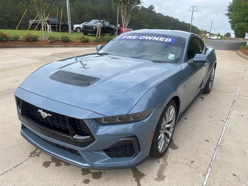 Ford Mustang GT Premium Coupe 2025